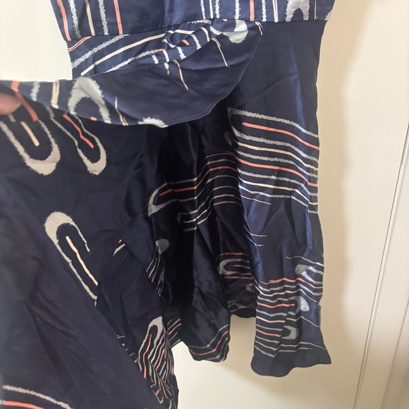 Coreylynn Carter blue satin abstract retro print flutter sleeve dress size 4 - Picture 8 of 11